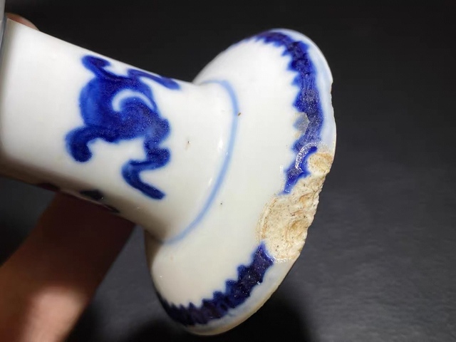 古玩陶瓷青花纏枝蓮紋高足杯真品鑒賞圖