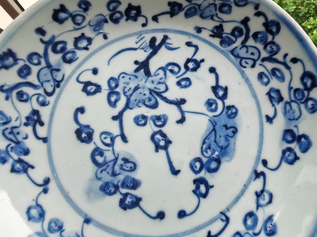 古玩陶瓷青花三多紋盤真品鑒賞圖