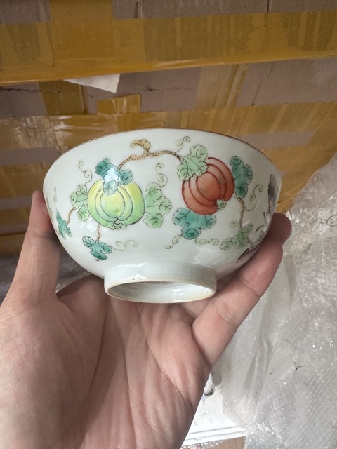 古玩陶瓷粉彩瓜瓞綿綿圖蓮子碗拍賣，當(dāng)前價(jià)格2500元