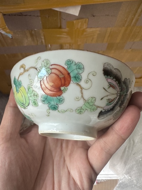 古玩陶瓷粉彩瓜瓞綿綿圖蓮子碗拍賣，當(dāng)前價(jià)格2500元