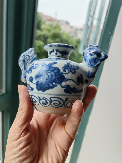 古玩陶瓷青花花卉紋雞首壺真品鑒賞圖