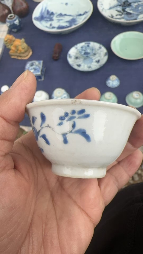 古玩陶瓷花蝶紋杯真品鑒賞圖