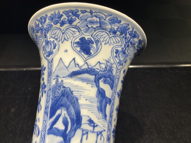 古玩陶瓷花卉紋青花束腰花觚真品鑒賞圖