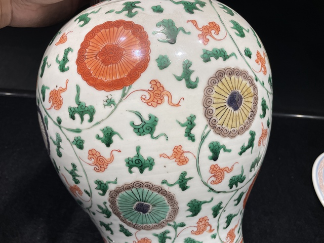 古玩陶瓷花卉紋青花五彩將軍罐真品鑒賞圖