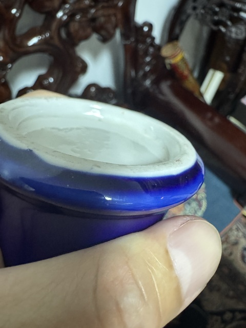 古玩陶瓷藍釉描金胭脂紅彩龍紋瓶真品鑒賞圖