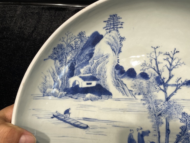 古玩陶瓷人物山水青花盤真品鑒賞圖