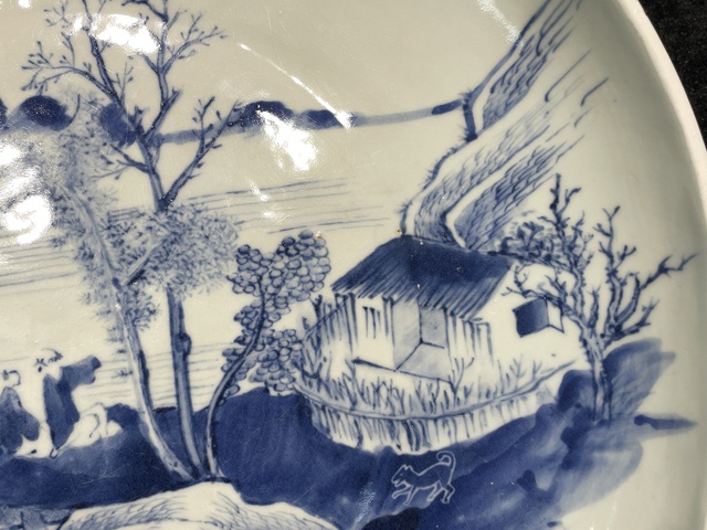 古玩陶瓷人物山水青花盤真品鑒賞圖