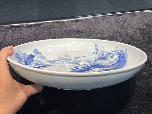 古玩陶瓷人物山水青花盤真品鑒賞圖