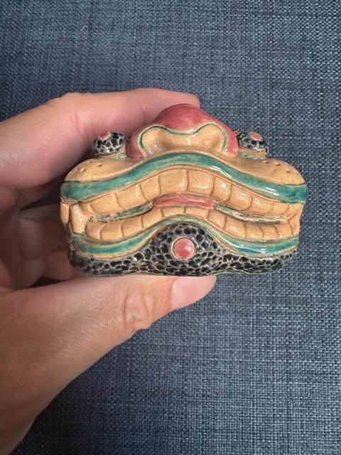 古玩陶瓷五彩瑞獸擺件真品鑒賞圖