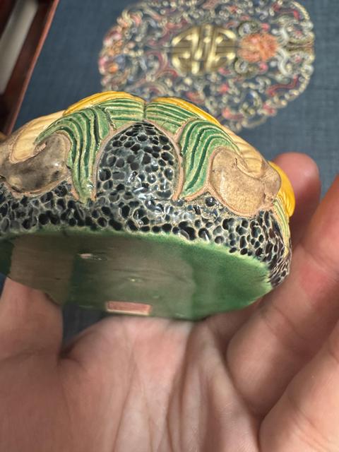 古玩陶瓷五彩瑞獸擺件真品鑒賞圖