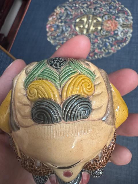 古玩陶瓷五彩瑞獸擺件真品鑒賞圖