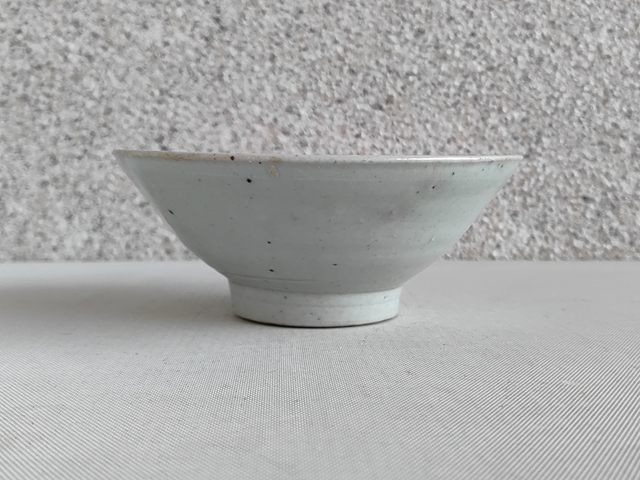 古玩陶瓷白釉茶碗拍賣，當(dāng)前價(jià)格580元