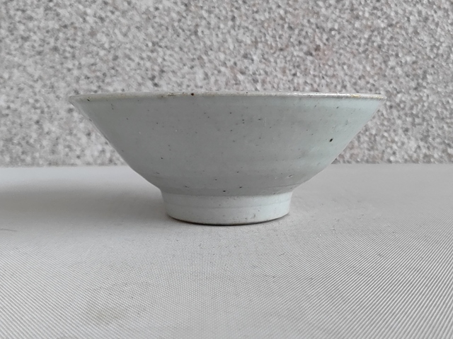 古玩陶瓷白釉茶碗拍賣，當(dāng)前價(jià)格580元