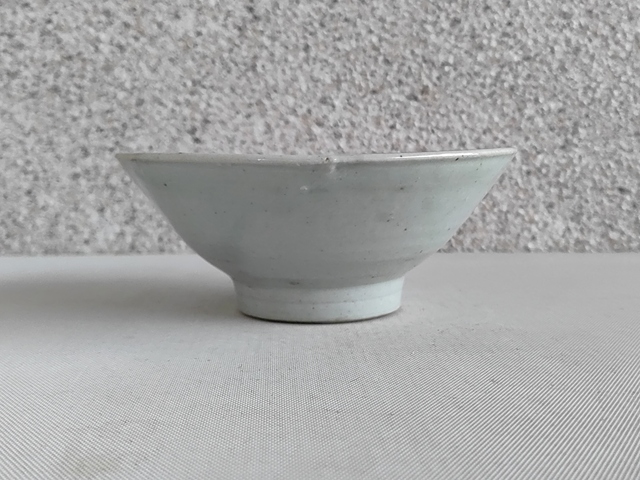 古玩陶瓷白釉茶碗拍賣，當(dāng)前價(jià)格580元