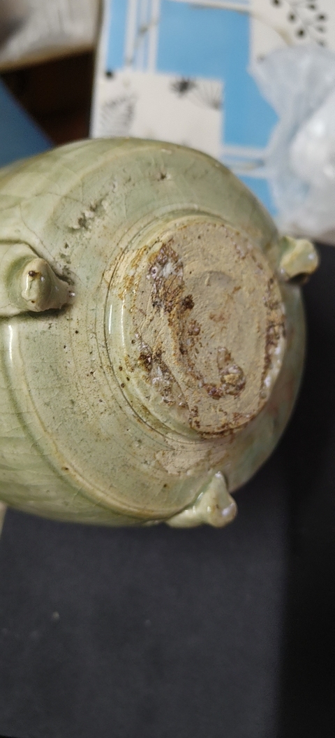 古玩陶瓷龍泉窯青釉三足香爐真品鑒賞圖