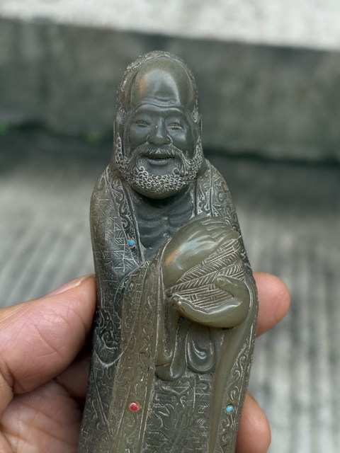 古玩雜項石雕人物擺件真品鑒賞圖