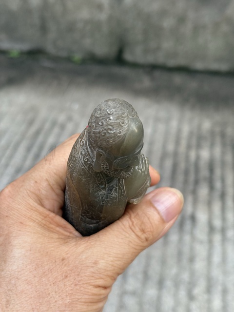 古玩雜項石雕人物擺件真品鑒賞圖