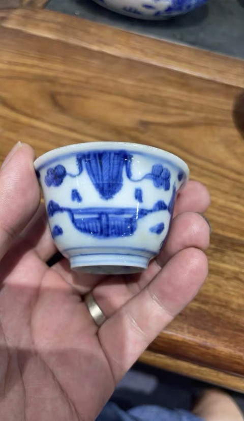 古玩陶瓷青花高士圖茶杯真品鑒賞圖