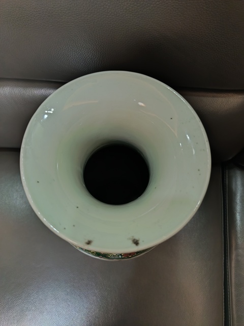 古玩陶瓷五彩刀馬人物觀音瓶真品鑒賞圖