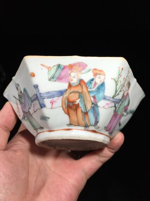 古玩陶瓷粉彩人物六方碗真品鑒賞圖