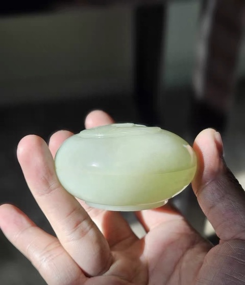 古玩玉器和田玉粉盒真品鑒賞圖