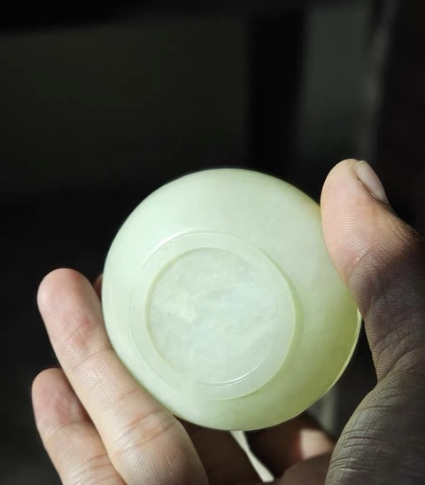 古玩玉器和田玉粉盒真品鑒賞圖