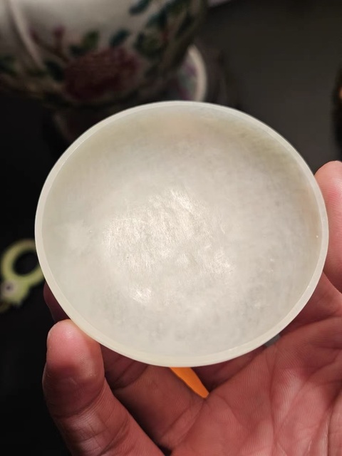 古玩玉器和田玉粉盒真品鑒賞圖