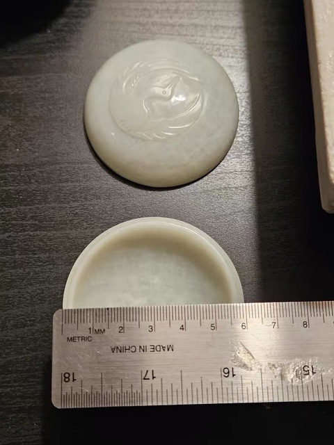 古玩玉器和田玉粉盒真品鑒賞圖