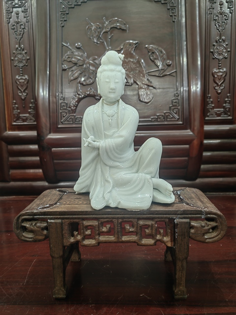 古玩陶瓷清中期書卷觀音拍賣，當前價格13000元