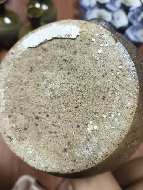 古玩陶瓷黃釉平底印花瓶真品鑒賞圖