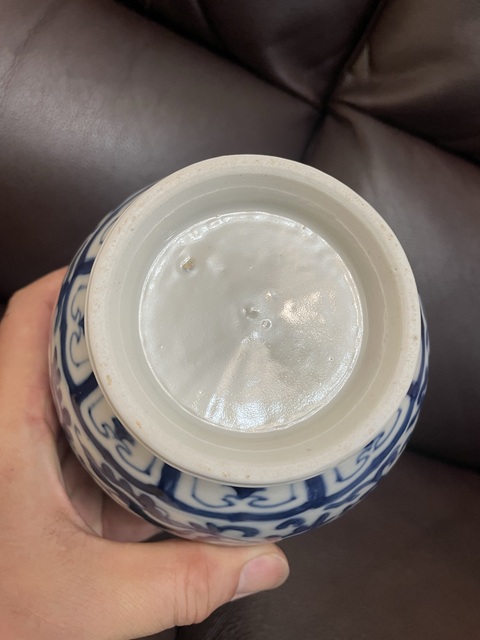 古玩陶瓷花卉紋青花長頸瓶真品鑒賞圖