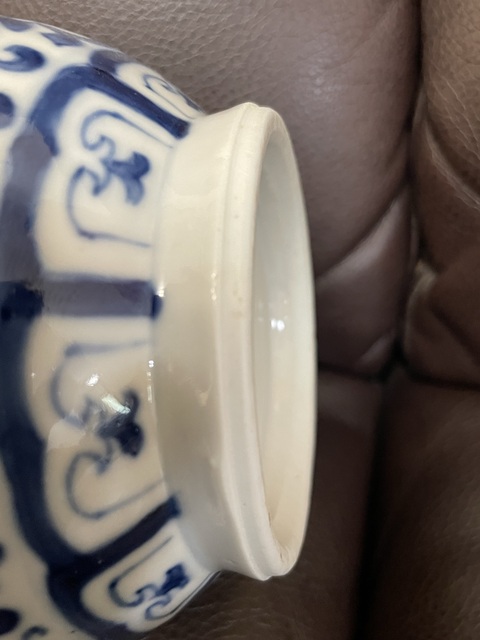 古玩陶瓷花卉紋青花長頸瓶真品鑒賞圖