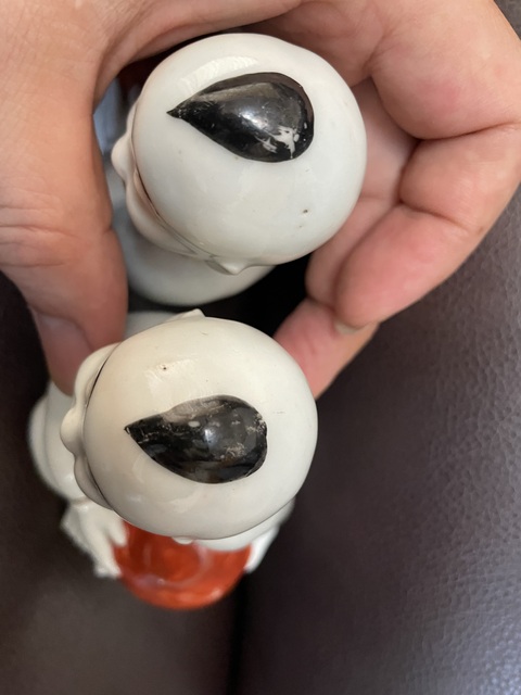 古玩陶瓷珊瑚紅描金童子塑像真品鑒賞圖