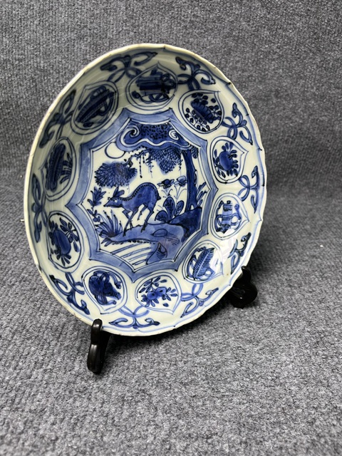 古玩陶瓷青花開窗松鹿紋盤拍賣，當前價格2388元