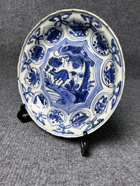 古玩陶瓷青花開窗松鹿紋盤拍賣，當前價格2388元