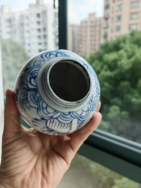 古玩陶瓷青花鐵線描人物紋蓋罐真品鑒賞圖