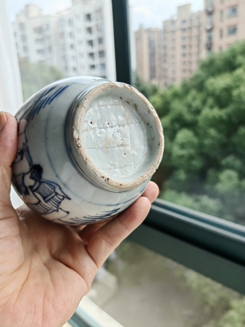 古玩陶瓷青花鐵線描人物紋蓋罐真品鑒賞圖