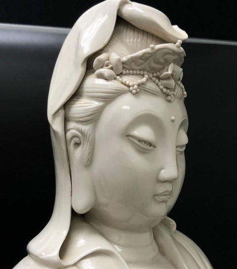 古玩陶瓷大幾十年持蓮觀音塑像真品鑒賞圖