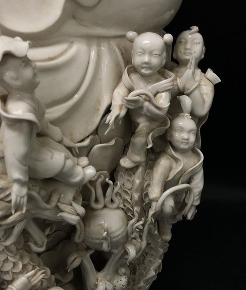 古玩陶瓷大幾十年持蓮觀音塑像真品鑒賞圖