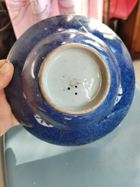 古玩陶瓷灑藍青花花卉紋折腰碗真品鑒賞圖