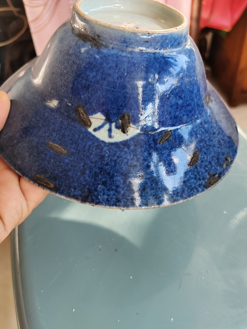 古玩陶瓷灑藍青花花卉紋折腰碗真品鑒賞圖