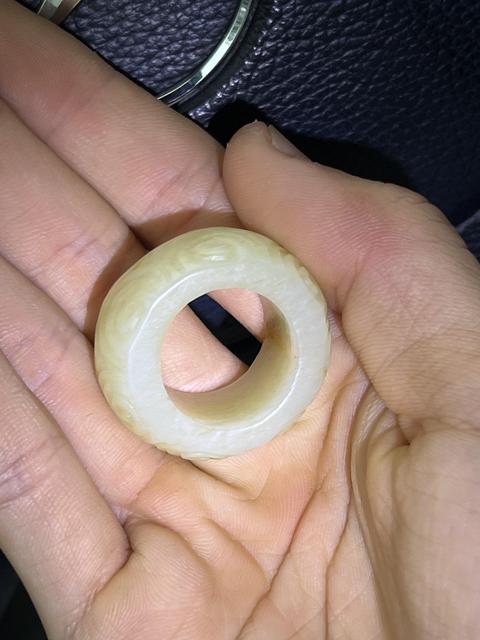 古玩玉器和田玉雕“卷云紋扳指”真品鑒賞圖