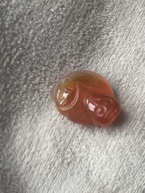 古玩玉器紅瑪瑙雕“猴墜”真品鑒賞圖