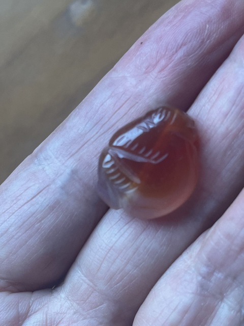 古玩玉器紅瑪瑙雕“猴墜”真品鑒賞圖