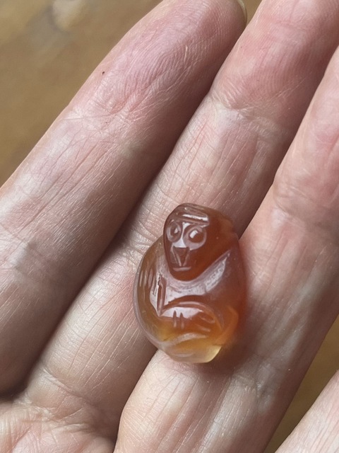 古玩玉器紅瑪瑙雕“猴墜”真品鑒賞圖