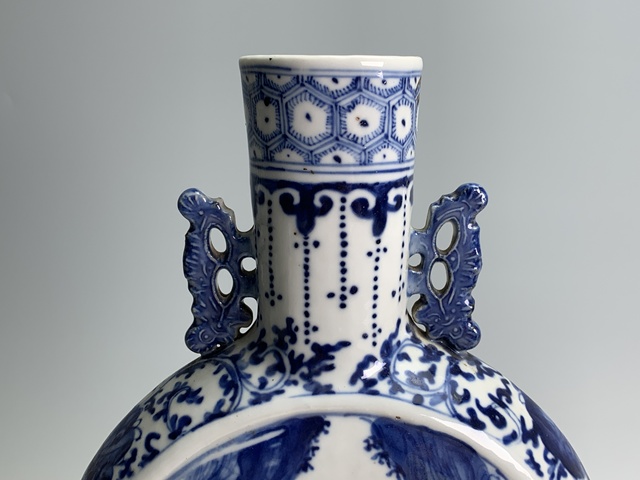 古玩陶瓷清晚期·青花人物故事紋抱月瓶拍賣，當前價格8484元