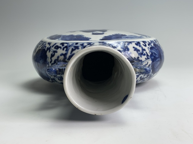 古玩陶瓷清晚期·青花人物故事紋抱月瓶拍賣，當前價格8484元