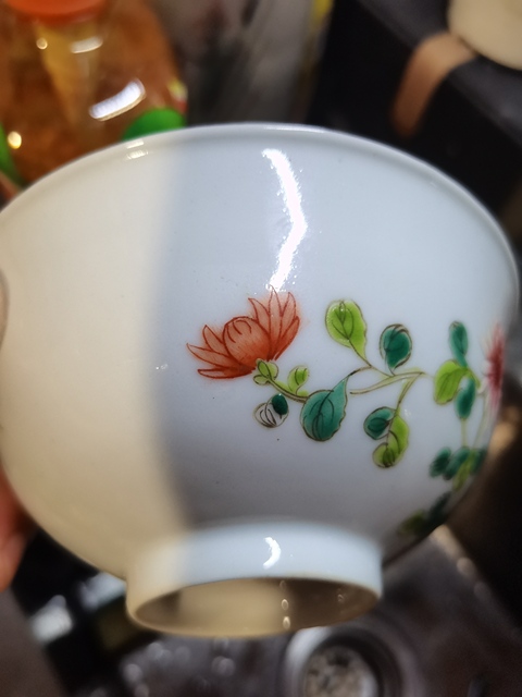 古玩陶瓷花卉紋粉彩茶圓真品鑒賞圖