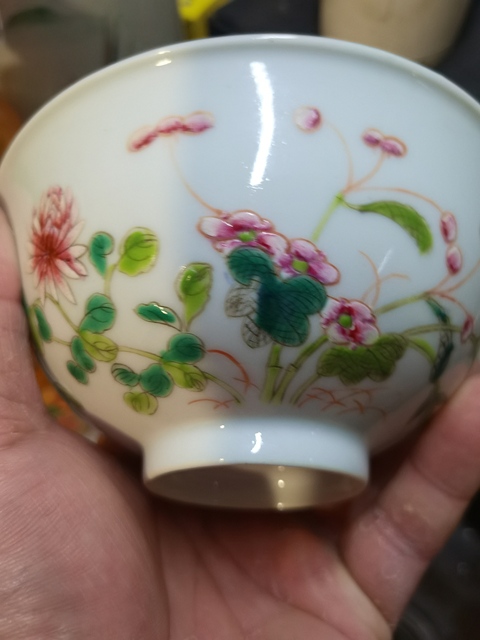 古玩陶瓷花卉紋粉彩茶圓真品鑒賞圖