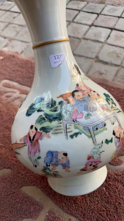 古玩陶瓷粉彩人物故事賞瓶真品鑒賞圖